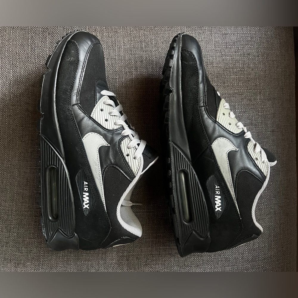 Nike Air Max 90 - 11.5 Men - Black and Grey